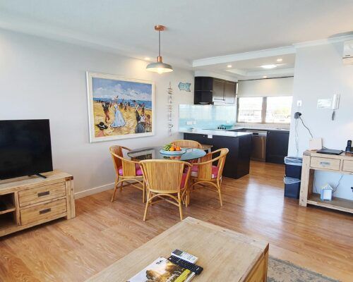 maroochydore-trafalgar-towers-apartments-deluxe-(18)