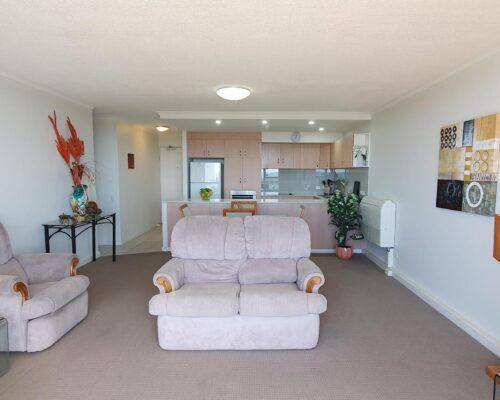 maroochydore-trafalgar-towers-apartments-standard-low-quality (2)